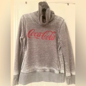 Coca-Cola sweatshirt w front pockets, loose neck